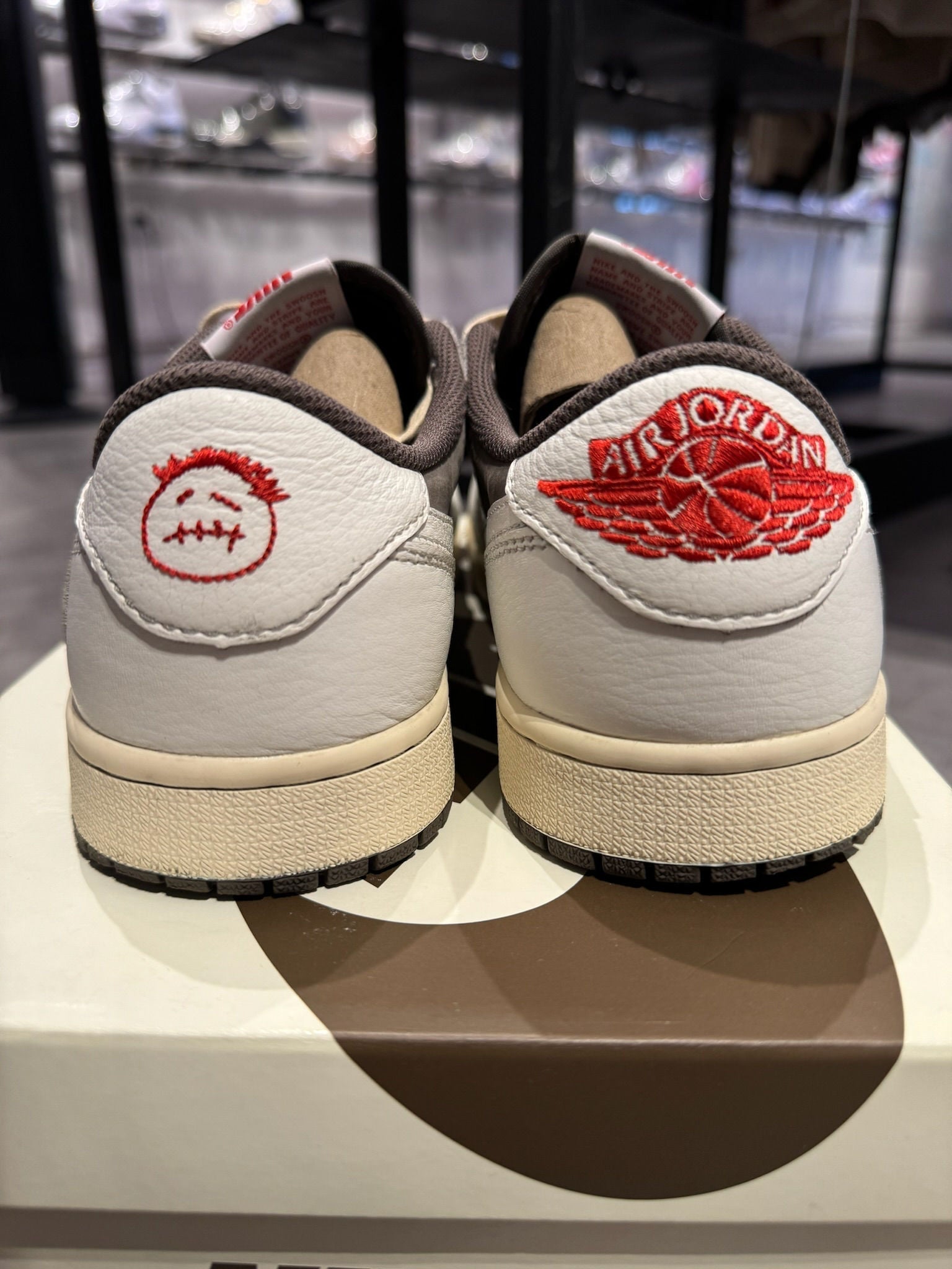 Jordan 1 Retro Low OG SP Travis Scott Reverse Mocha - Pre-Owned Size 8