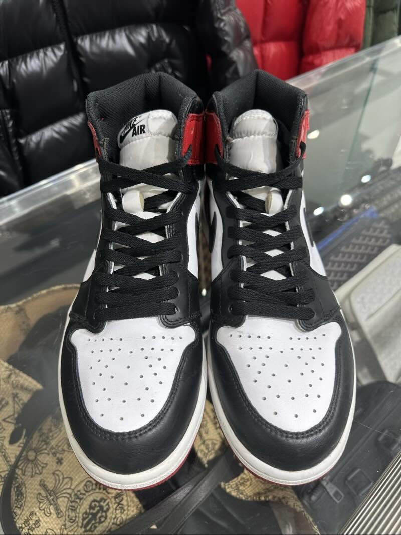 Jordan 1 Retro High OG Black Toe (2016) - Pre-Owned Size 10 (No original box)
