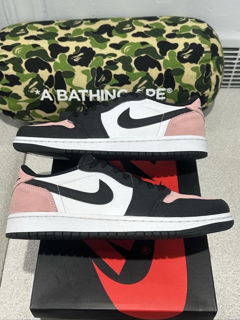 Jordan 1 Low OG Bleached Coral - Lightly Pre-Owned Size 8