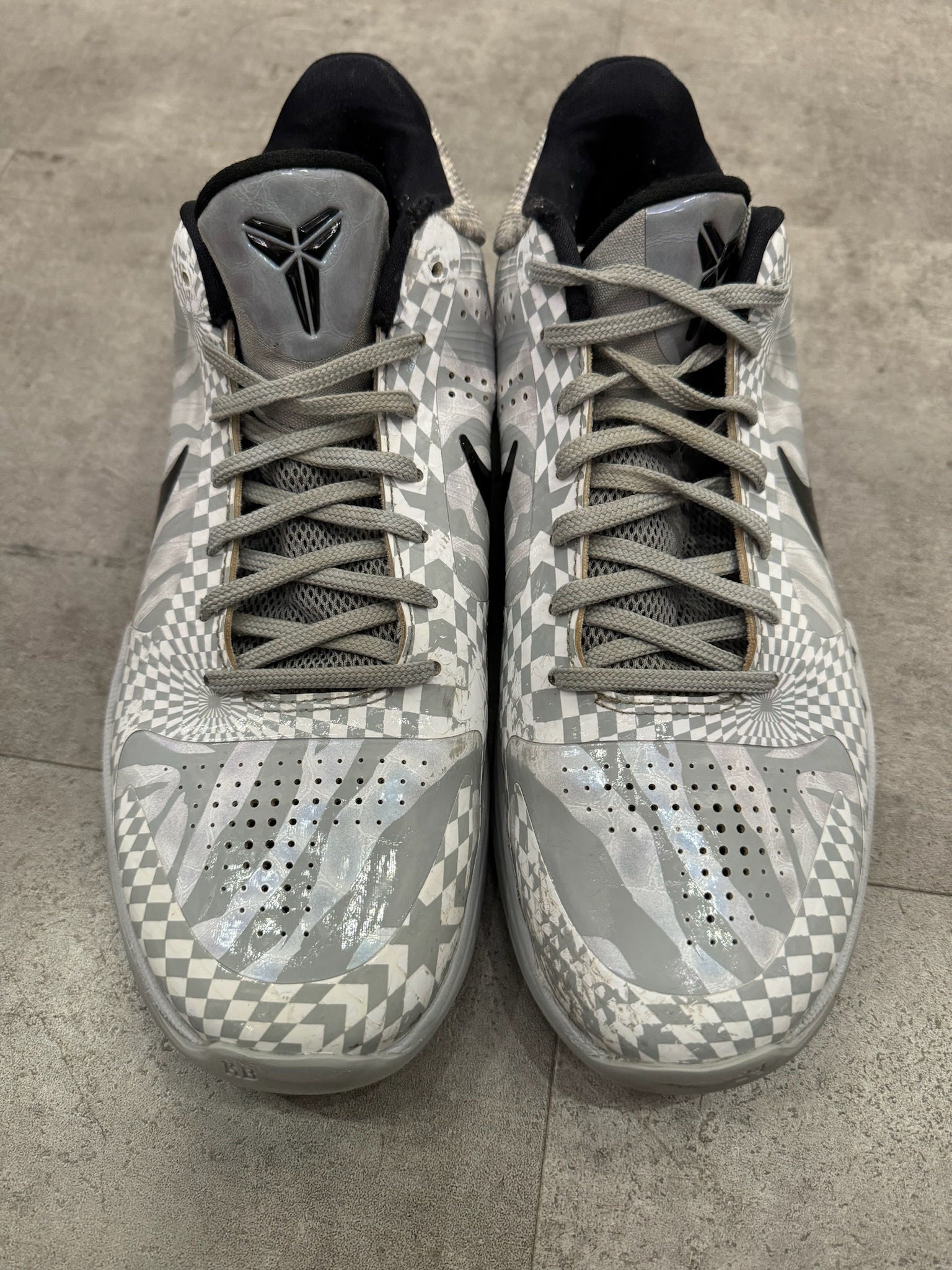 Nike Kobe 5 Protro Zebra Demar Derozan PE - Pre-Owned Size 11 (No original box)