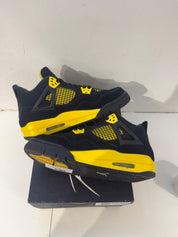 Jordan 4 Retro Thunder (2023) (GS) - Pre-Owned Size 6.5Y