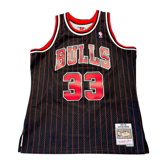 Mitchell & Ness Hardwood Classics Chicago Bulls Scottie Pippen Jersey (Preowned)