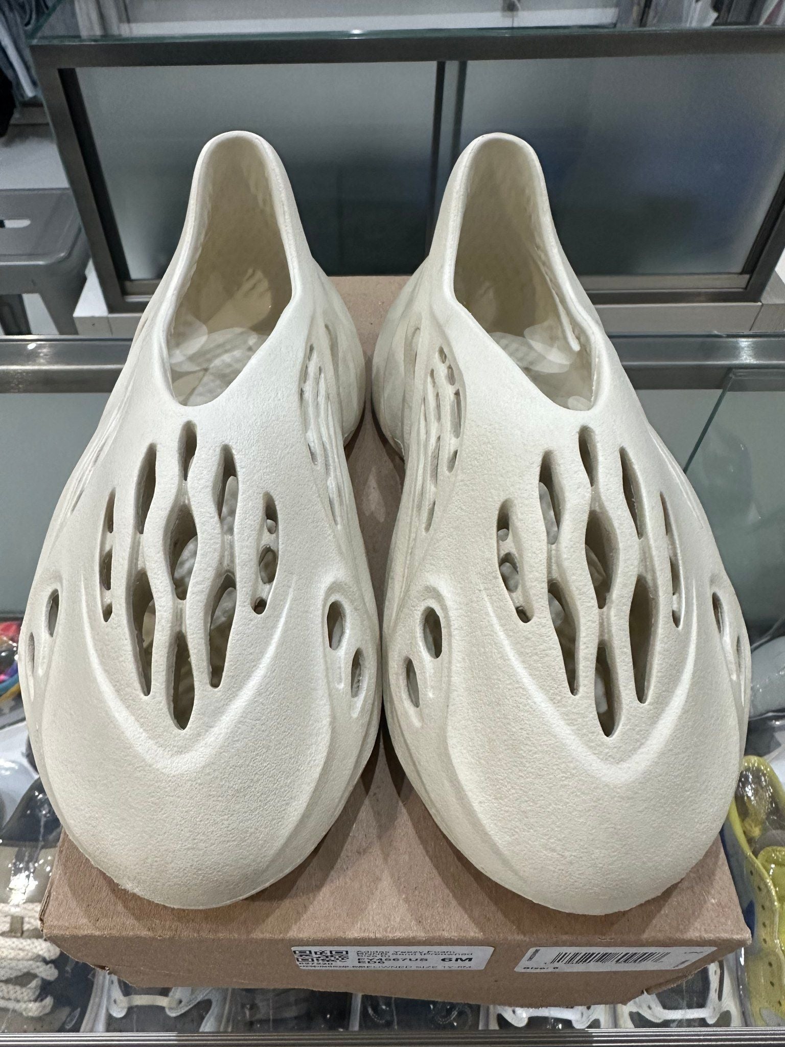 Adidas Yeezy Foam RNNR Sand (Preowned Size 6) - Pre-Owned