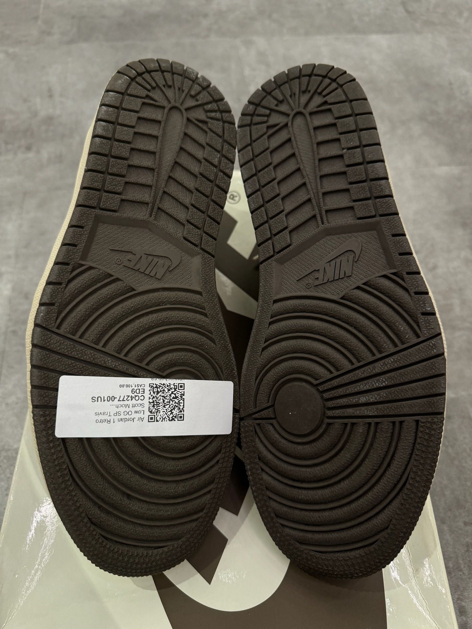 Jordan 1 Retro Low OG SP Travis Scott Reverse Mocha - Pre-Owned Size 9