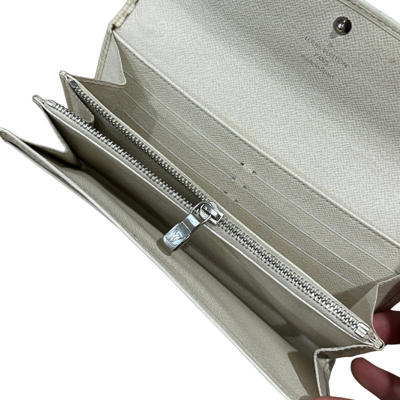 Louis Vuitton Epi Leather Sarah Long Wallet White - Pre-Owned