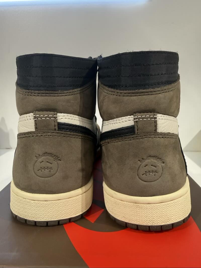 Jordan 1 Retro High OG SP Travis Scott Mocha - Lightly Used Size 8