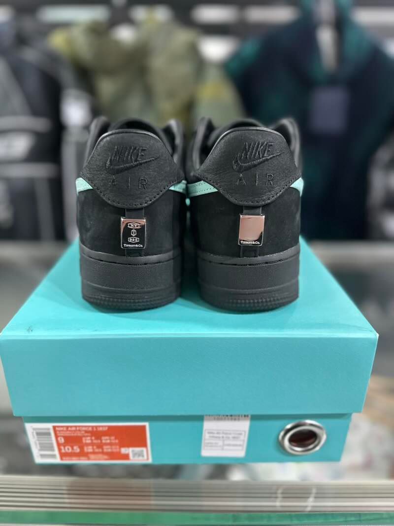 Nike Air Force 1 Low Tiffany & Co. 1837 - Lightly Pre-Owned Size 9