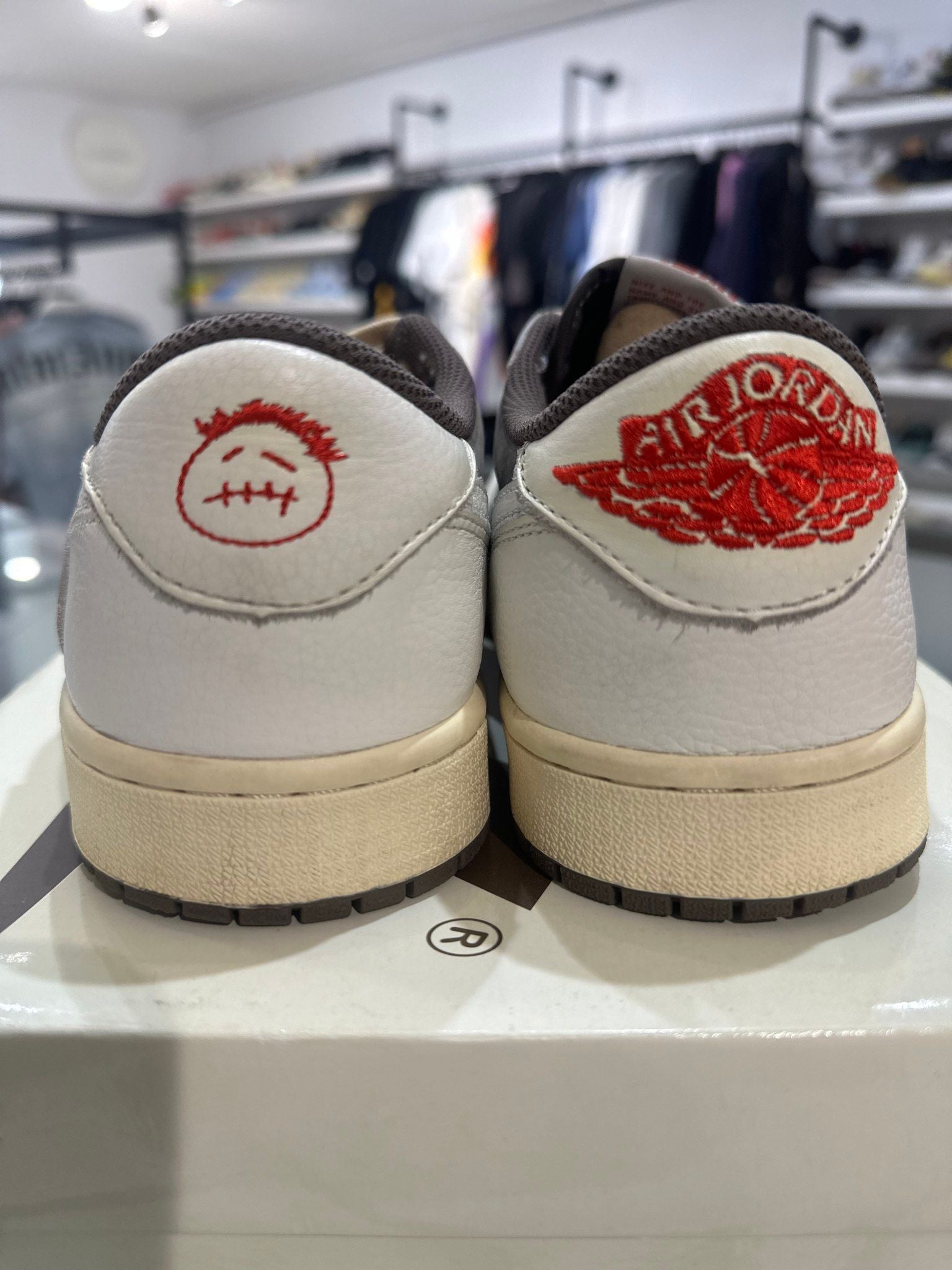 Jordan 1 Retro Low OG SP Travis Scott Reverse Mocha - Pre-Owned Size 8.5