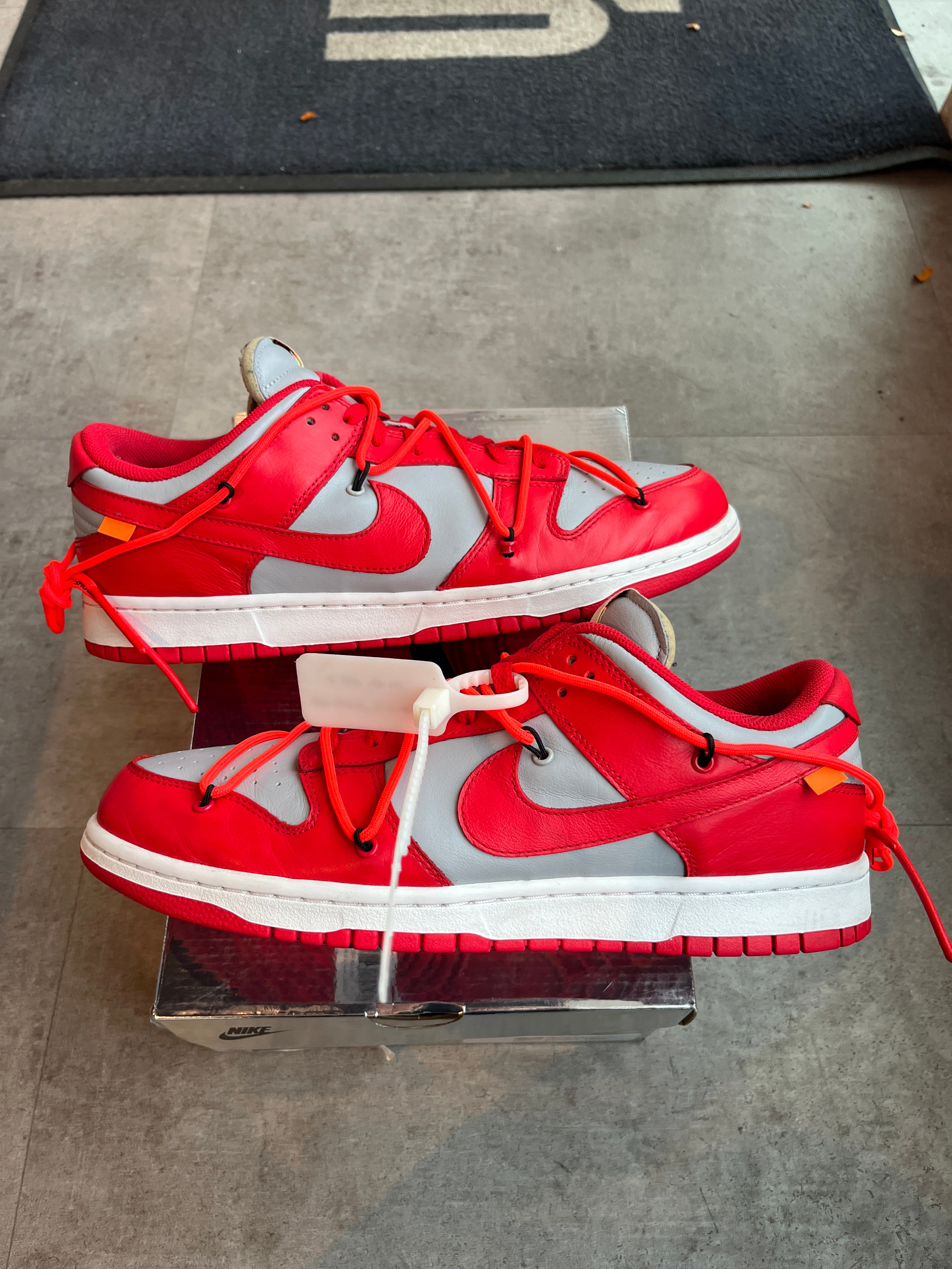 Nike Dunk Low Off-White University Red (Lightly Used)