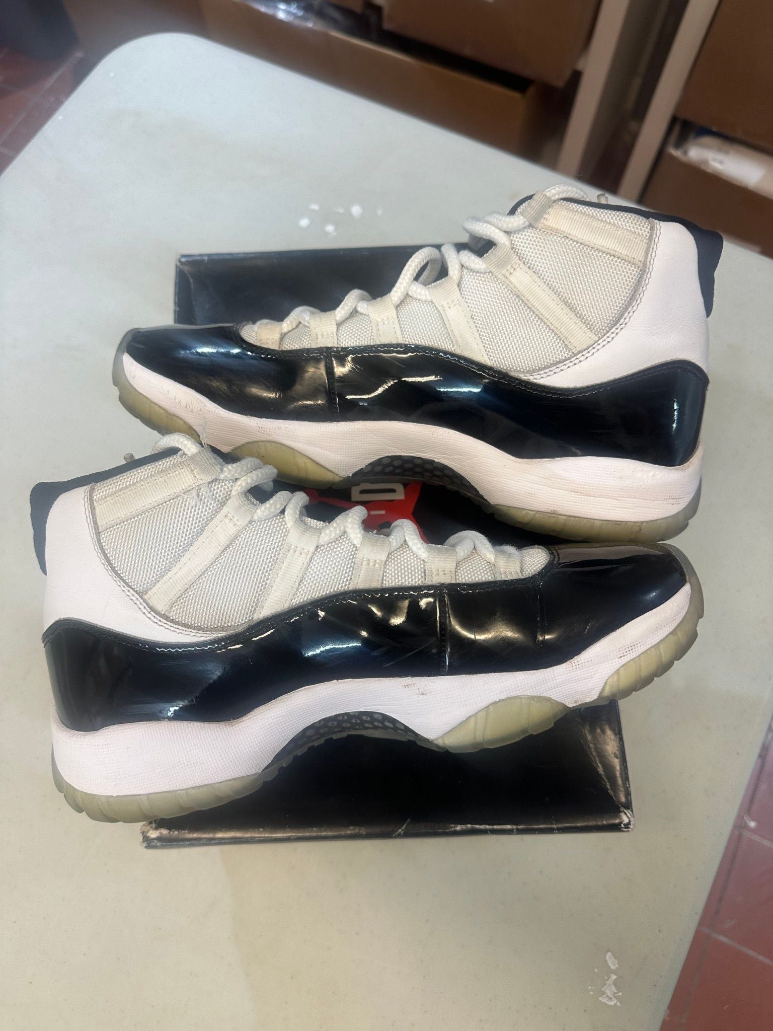 Jordan 11 Retro Concord (2018) - Pre-Owned Size 9 (No original box)