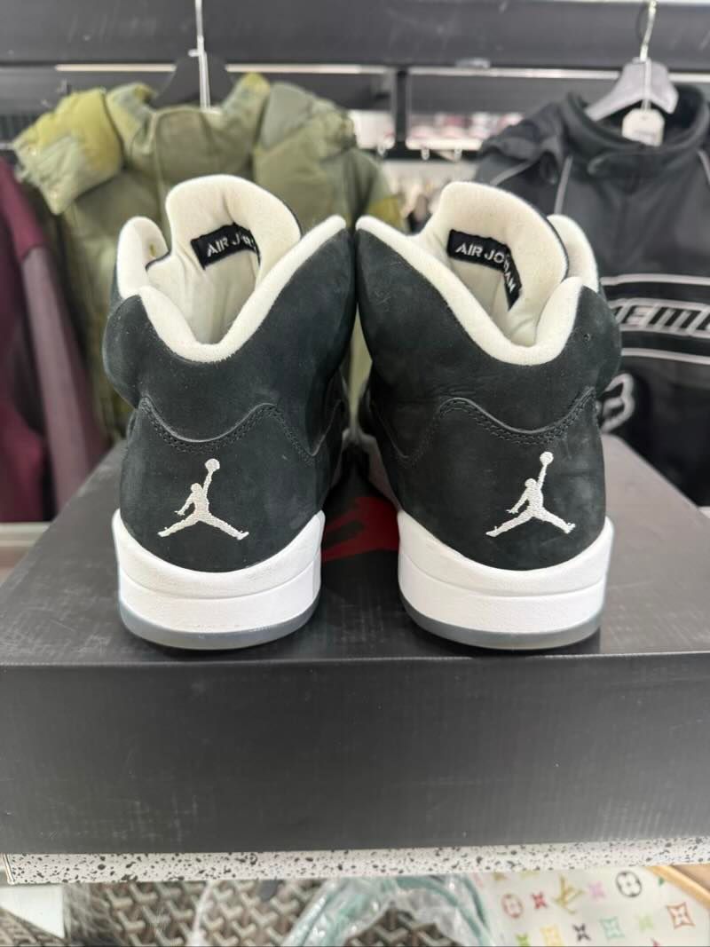 Jordan 5 Retro Oreo - Pre Owned Size 10
