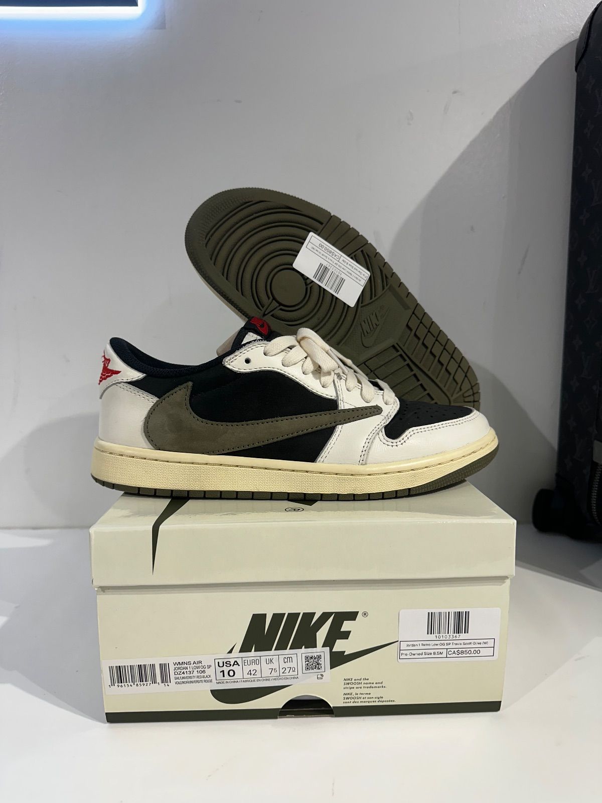 Jordan 1 Retro Low OG SP Travis Scott Olive (W) - Pre-Owned Size 8.5M