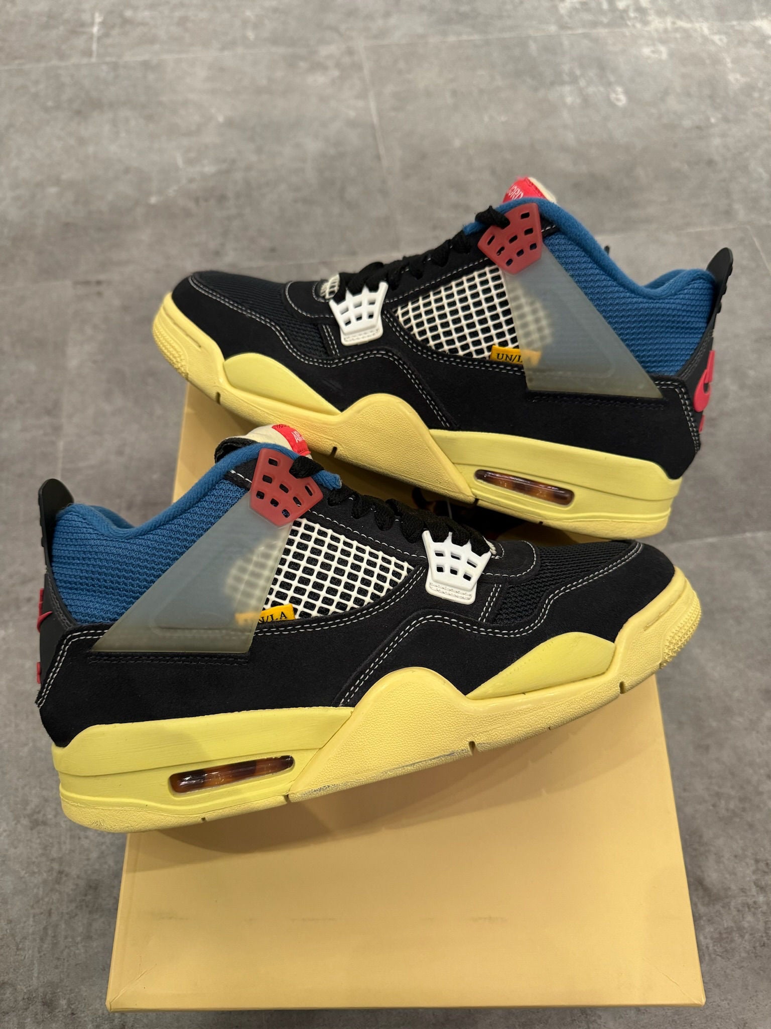 Air Jordan 4 Retro Union Off Noir - Pre-Owned Size 8M