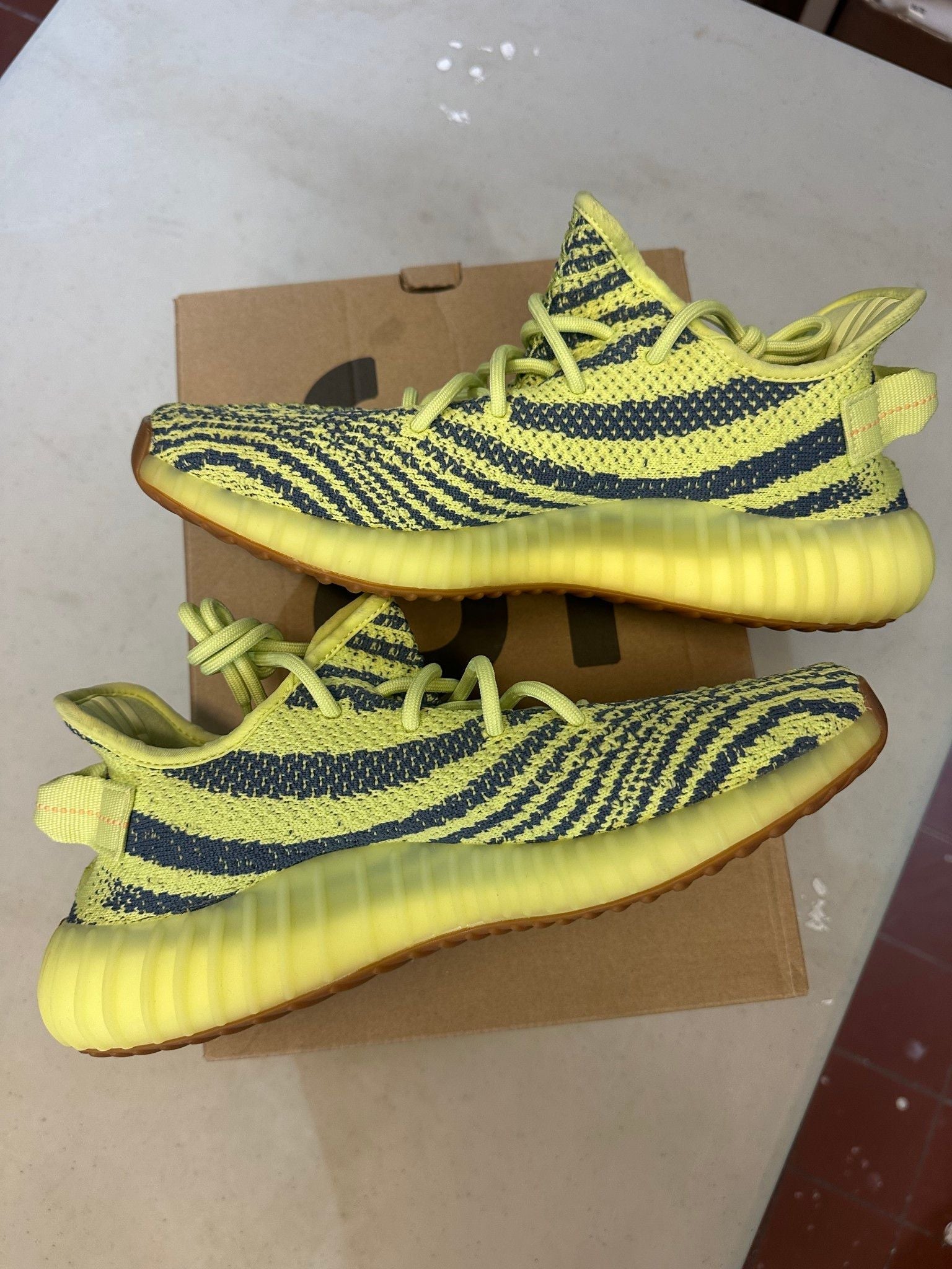 Adidas Yeezy Boost 350 V2 Semi Frozen Yellow - Pre-Owned Size 9