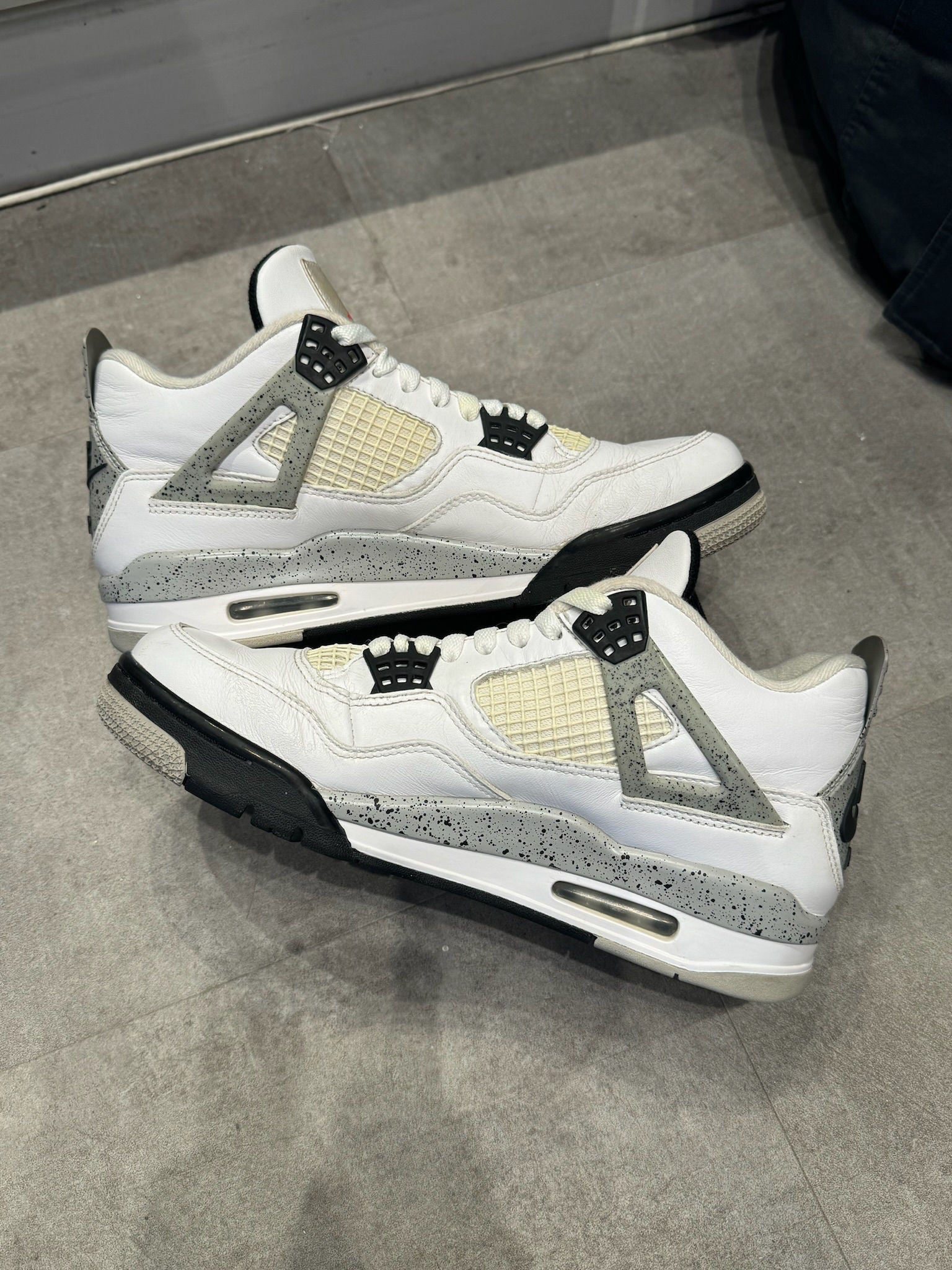 Jordan 4 Retro White Cement (2016) - Pre-Owned Size 9 (No original box)