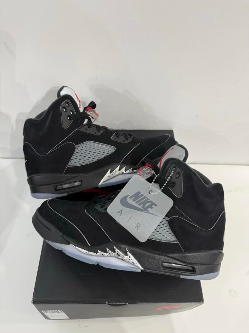 Jordan 5 Retro OG Black Metallic Reimagined - Lightly Pre-Owned Size 8.5