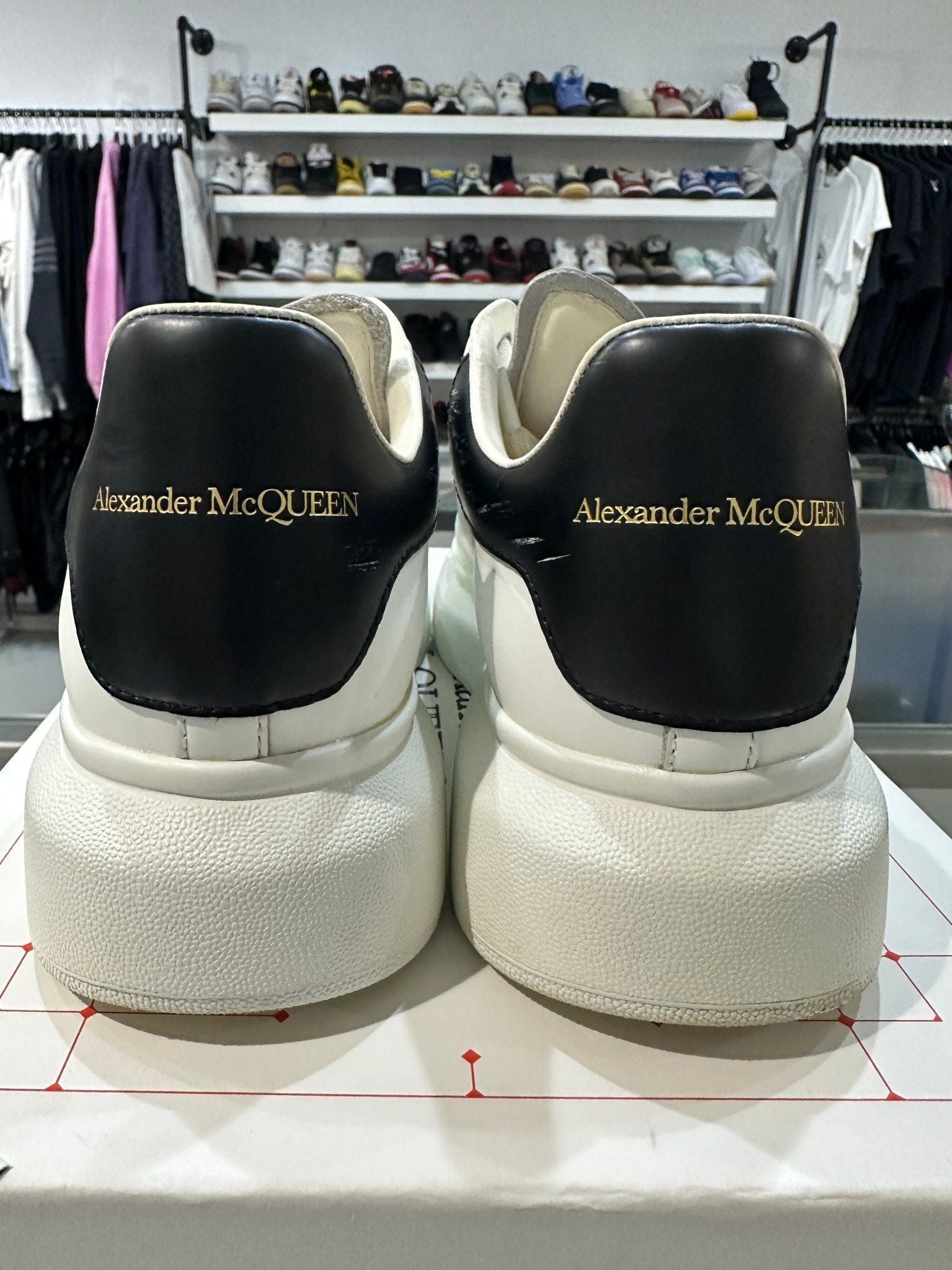 Alexander McQueen Oversized White Black (Women's) - Pre-Owned  Size 39/US6