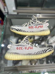 Adidas Yeezy Boost 350 V2 Zebra - Pre-Owned Size 8 (No original box)