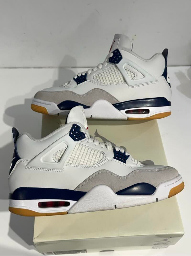 Jordan 4 Retro SB Navy - Pre-Owned Size 10
