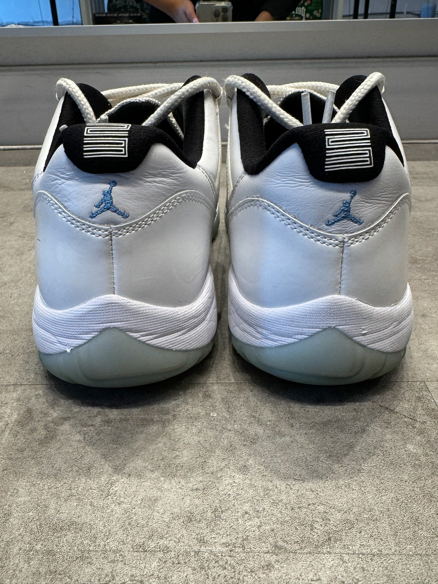Jordan 11 Retro Low Legend Blue - Pre-Owned Size 11 (No original box)