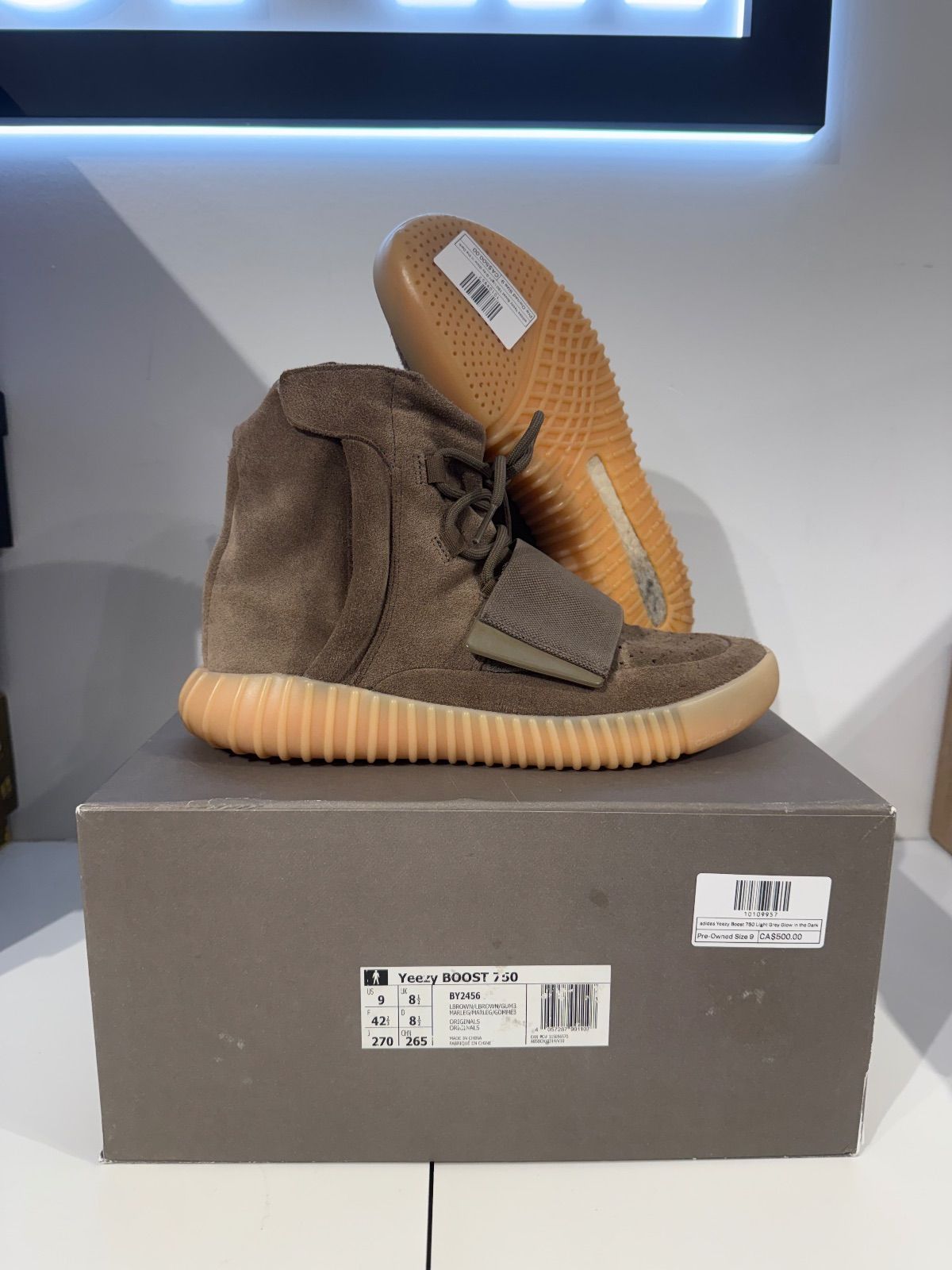 adidas Yeezy Boost 750 Chocolate - Pre-Owned Size 9