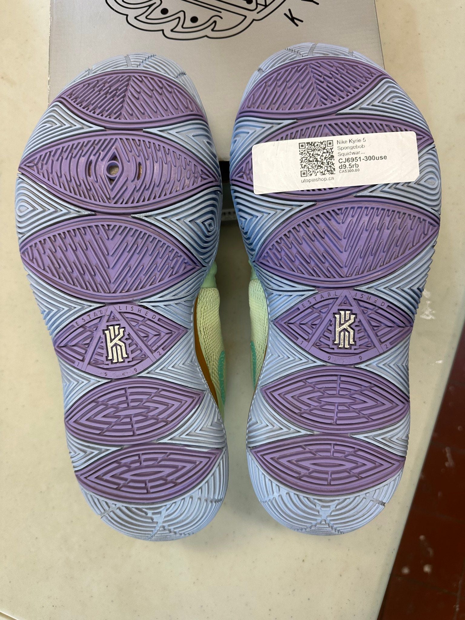 Nike Kyrie 5 Spongebob Squidward - Pre-Owned Size 9.5 (Replacement Box)