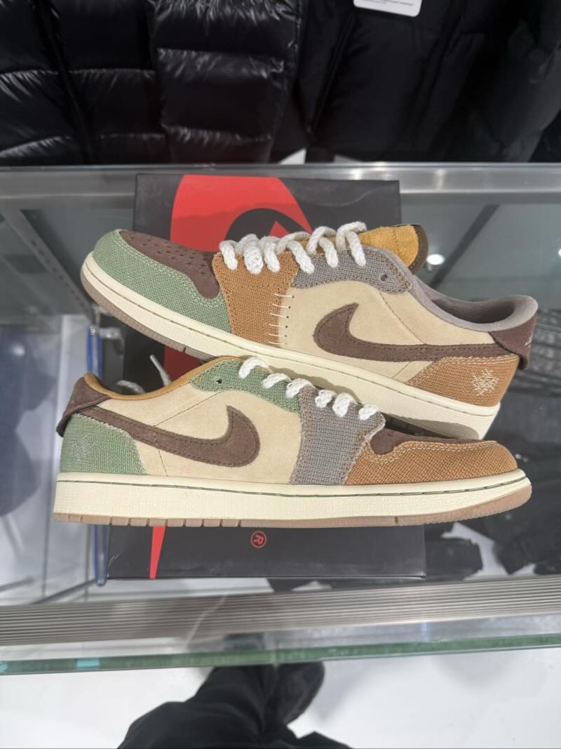 Jordan 1 Retro Low OG Zion Williamson Voodoo - Lightly Pre-Owned Size 9.5M