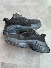 Balenciaga Triple S Sneaker Triple Black - Pre-Owned Size 8 (No original box)