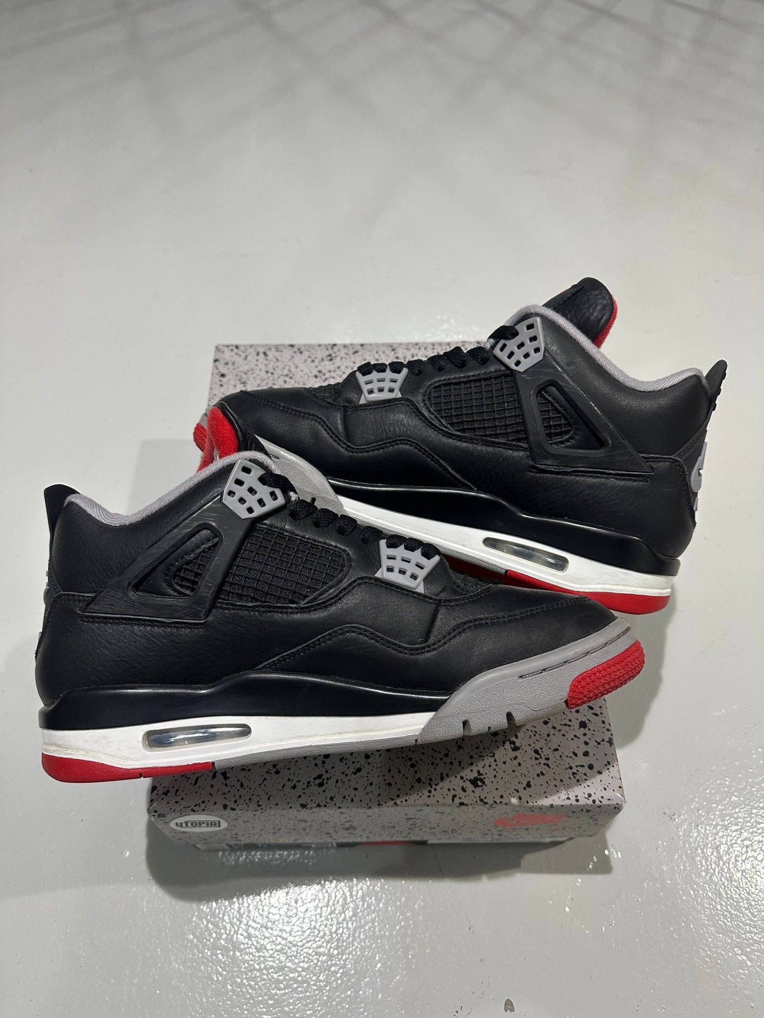Jordan 4 Retro Bred Reimagined - Pre-Owned Size 8.5