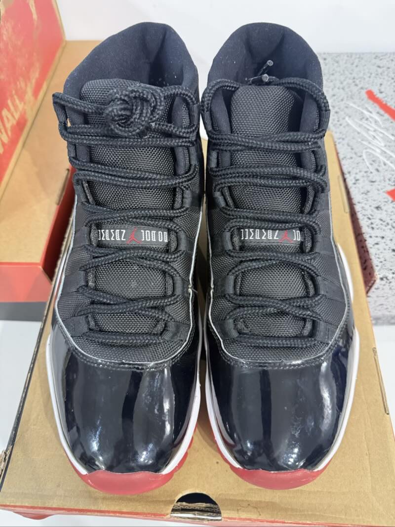 Jordan 11 Retro Playoffs Bred (2019) - Pre-Owned Size 12