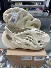 Adidas Yeezy Foam RNNR Sand (Preowned Size 6) - Pre-Owned