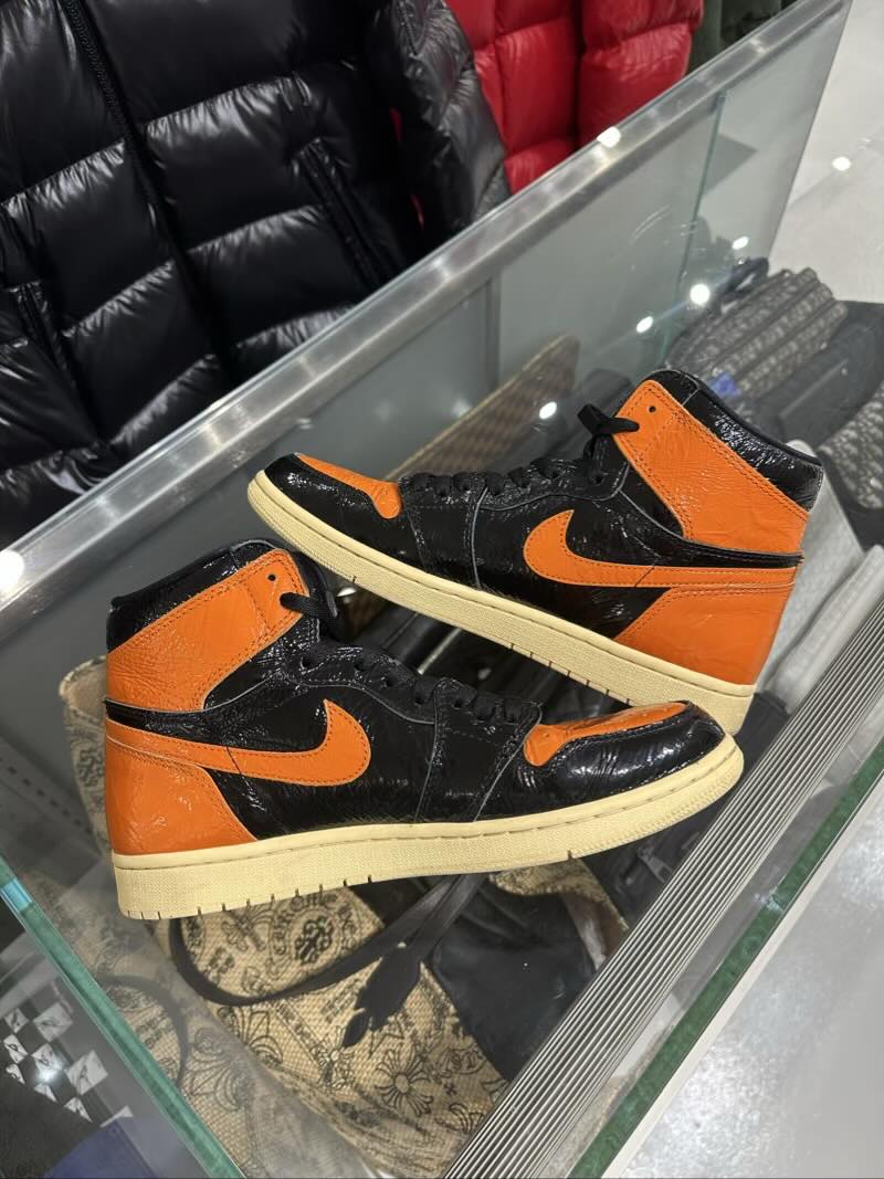 Jordan 1 Retro High Shattered Backboard 3.0 - Pre-Owned Size 10 (No original box)