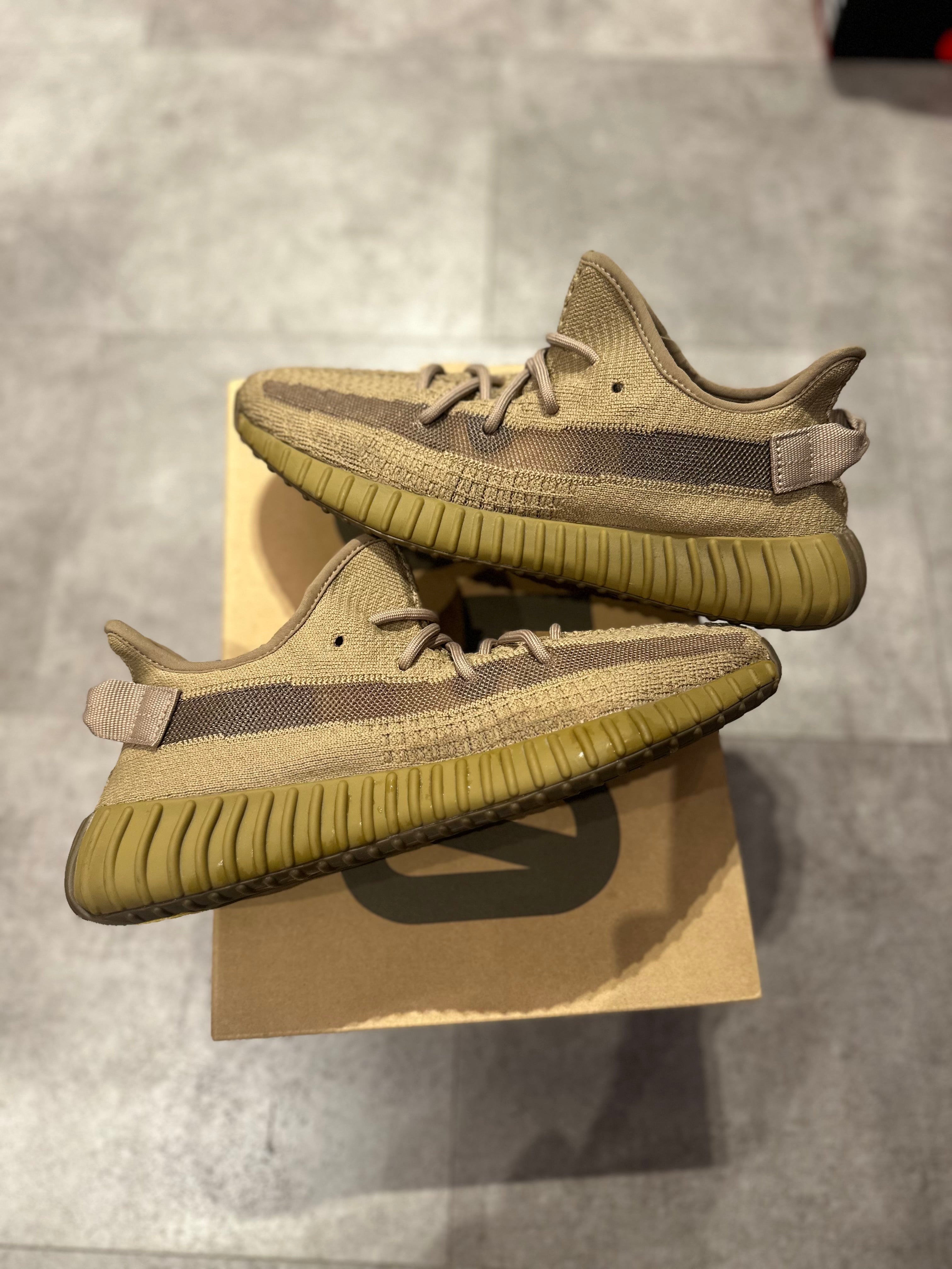 Adidas Yeezy Boost 350 V2 Earth - Pre-Owned Size 9.5