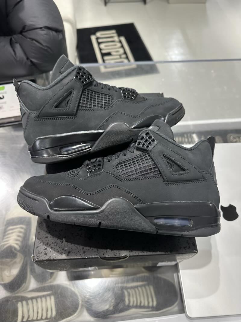 Jordan 4 Retro Black Cat (2025) - Pre-Owned Size 8