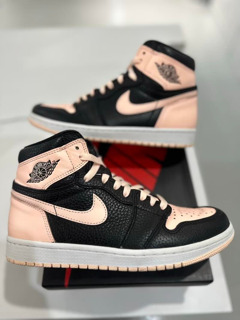 Jordan 1 Retro High Black Crimson Tint - Pre-Owned Size 8