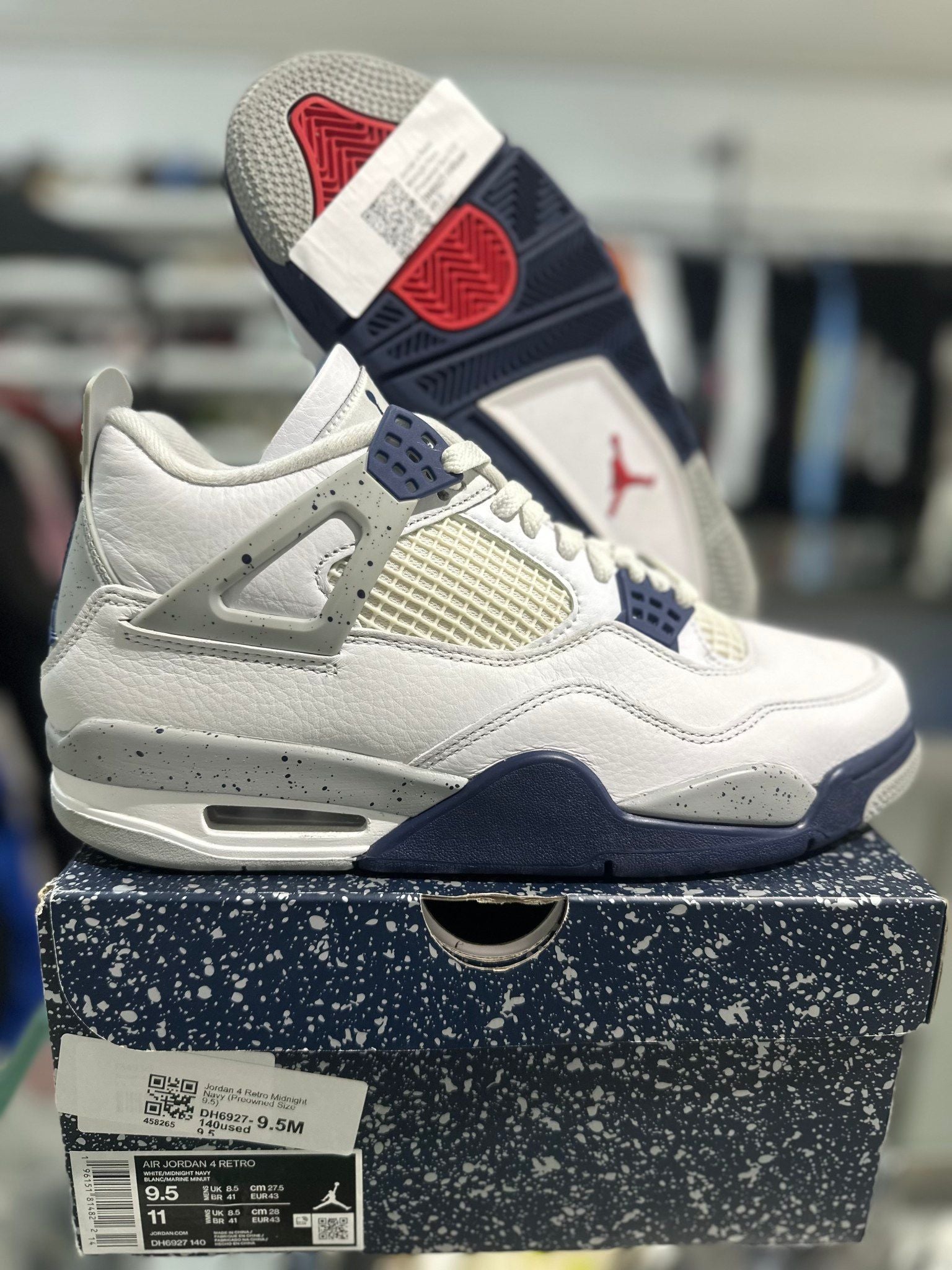 Jordan 4 Retro Midnight Navy - Pre-Owned Size 9.5
