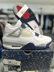 Jordan 4 Retro Midnight Navy - Pre-Owned Size 9.5
