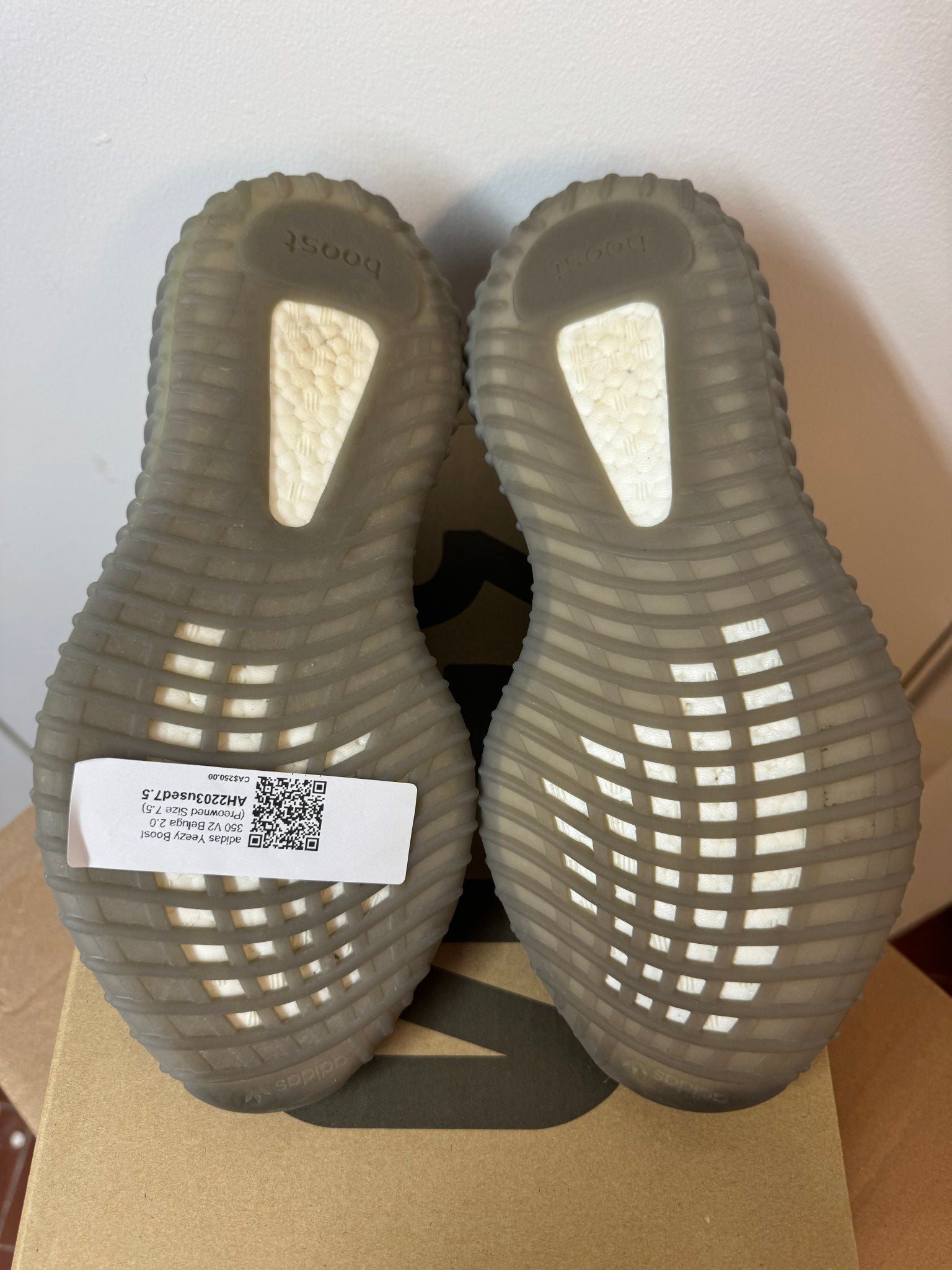 adidas Yeezy Boost 350 V2 Beluga 2.0 - Pre-Owned Size 7.5