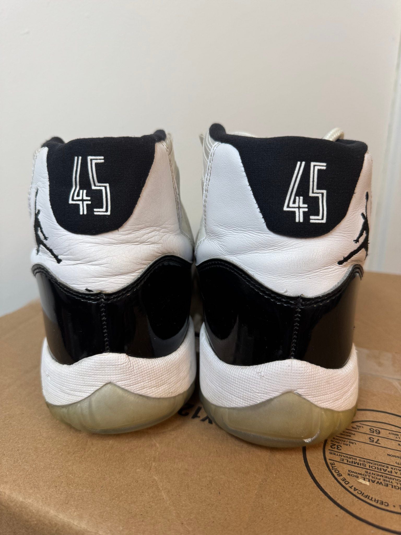 Jordan 11 Retro Concord (2018) - Pre-Owned Size 9 (No original box)