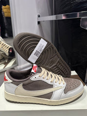 Jordan 1 Retro Low OG SP Travis Scott Reverse Mocha - Pre-Owned Size 8.5