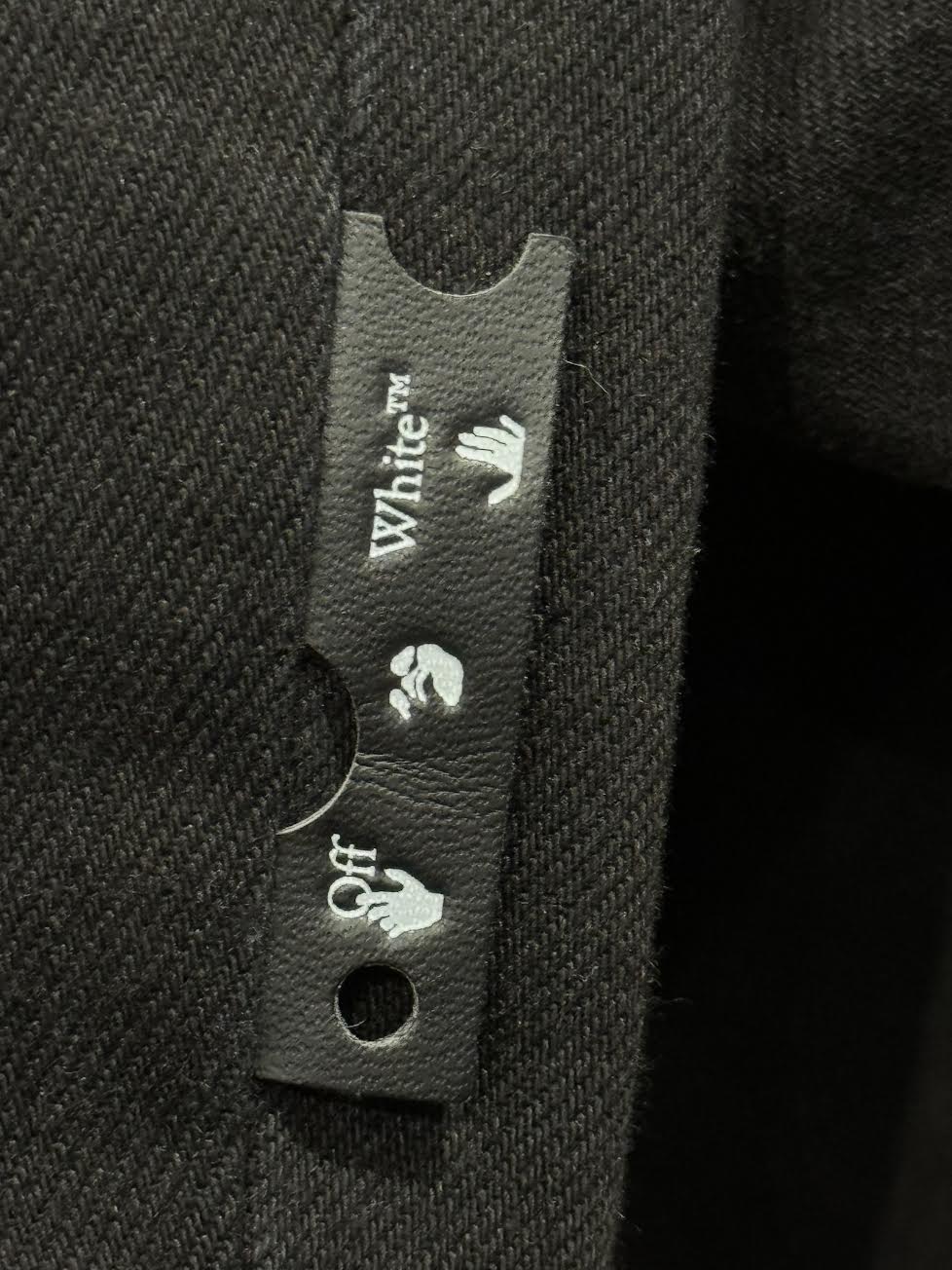 Off-White Straight Leg Jeans (Preowned) - Pre-Owned