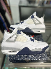 Jordan 4 Retro Midnight Navy - Pre-Owned Size 9.5