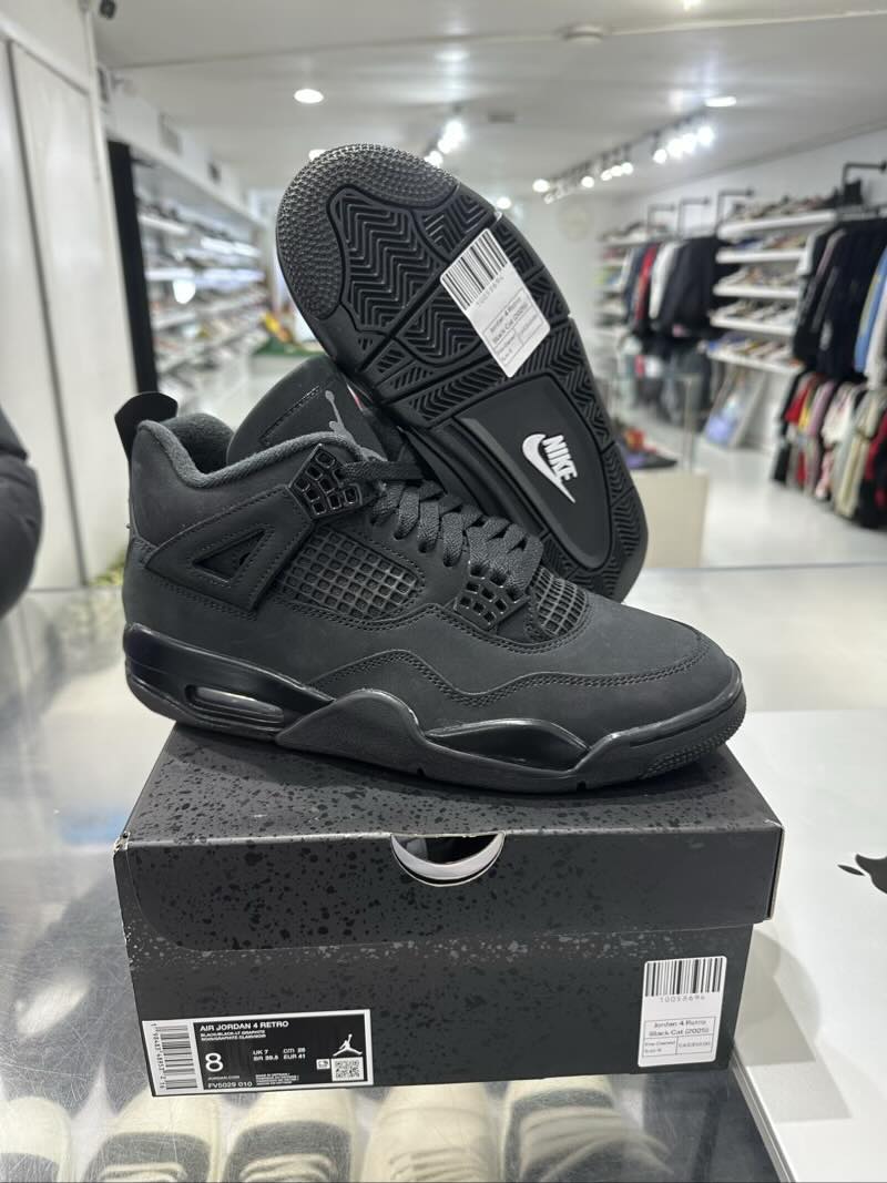 Jordan 4 Retro Black Cat (2025) - Pre-Owned Size 8