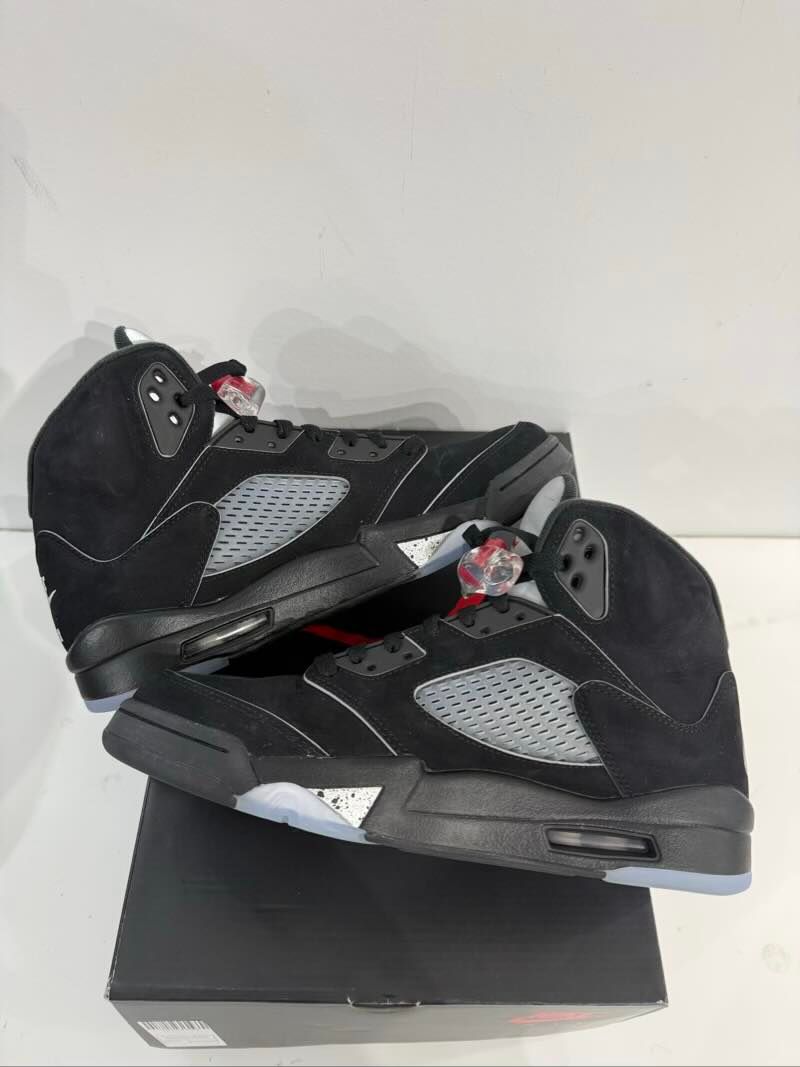 Jordan 5 Retro OG Black Metallic Reimagined - Lightly Pre-Owned Size 8.5