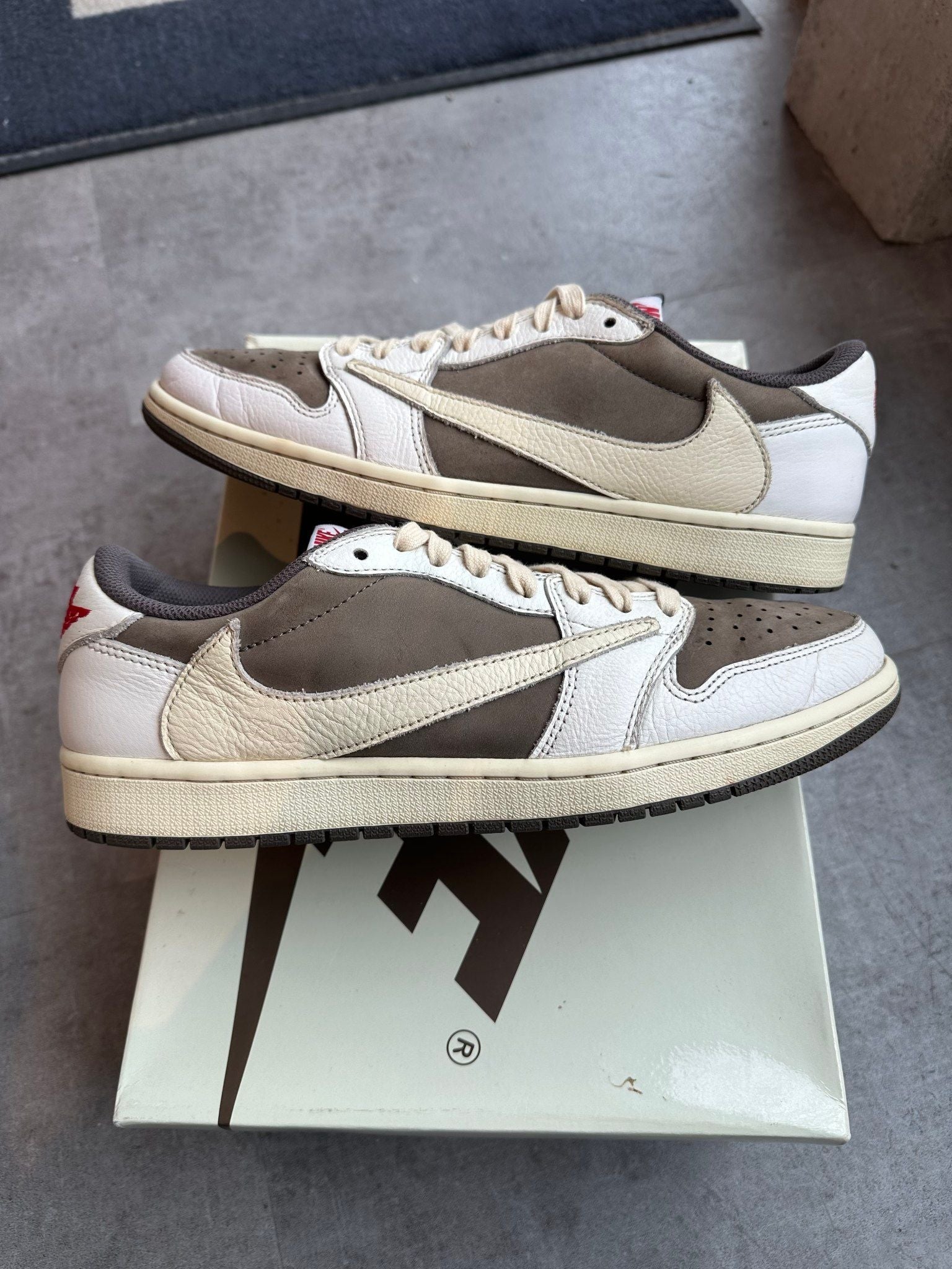 Jordan 1 Retro Low OG SP Travis Scott Reverse Mocha - Pre-Owned Size 11