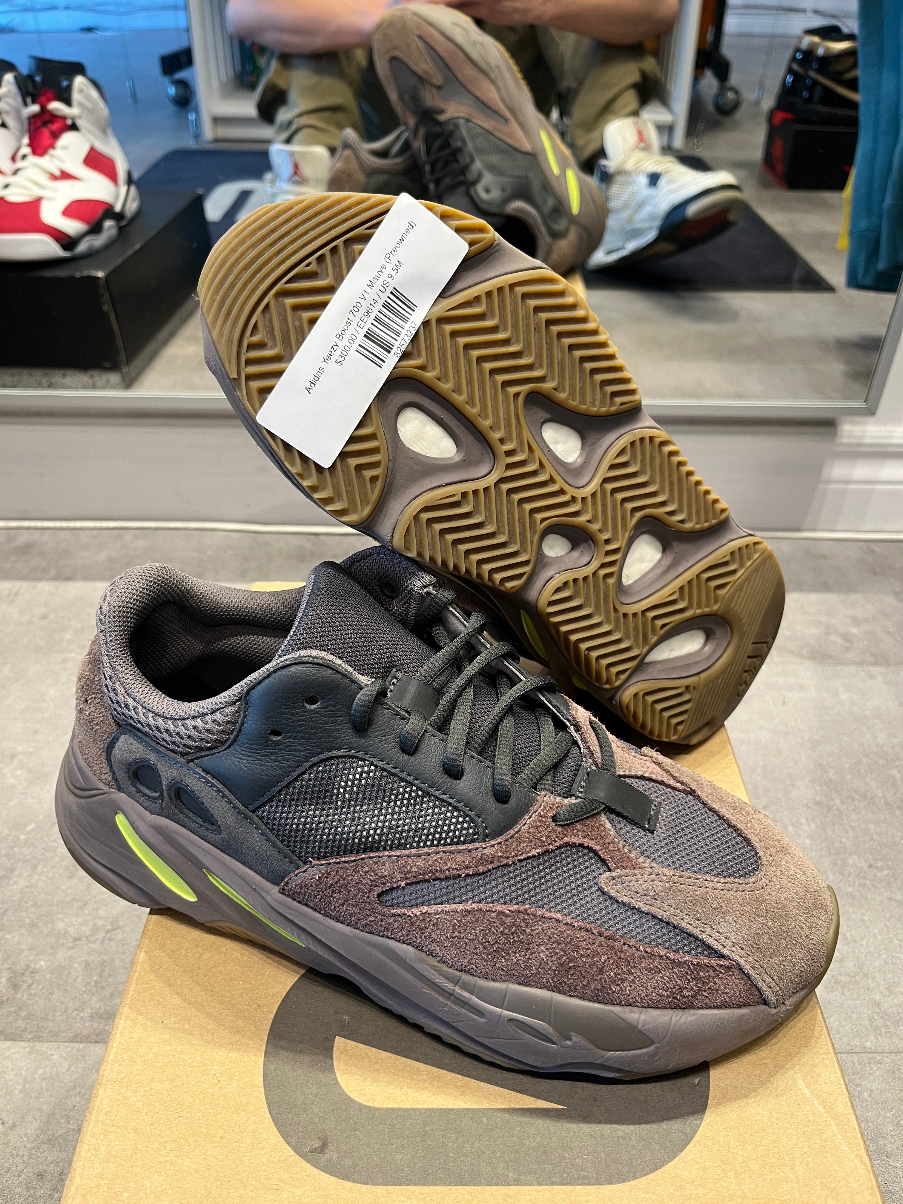 Adidas Yeezy Boost 700 V1 Mauve (Preowned) - Pre-Owned