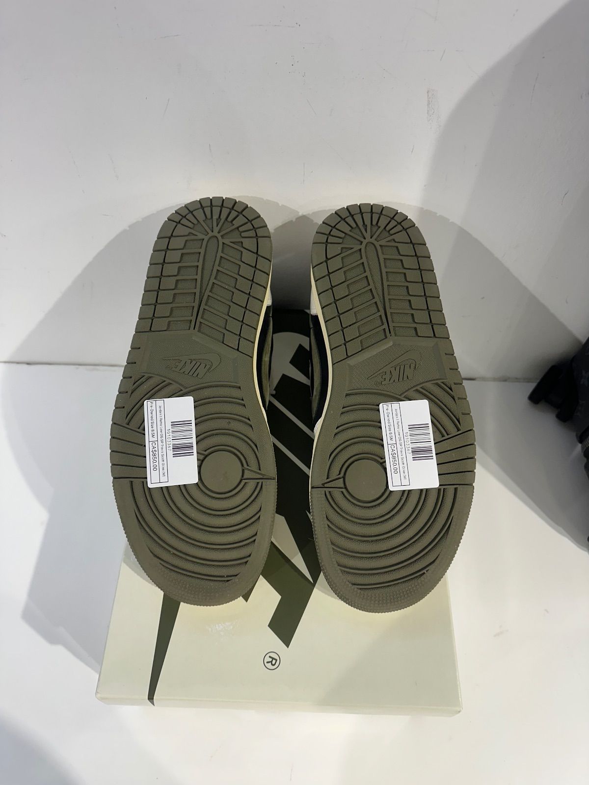Jordan 1 Retro Low OG SP Travis Scott Olive (W) - Pre-Owned Size 8.5M