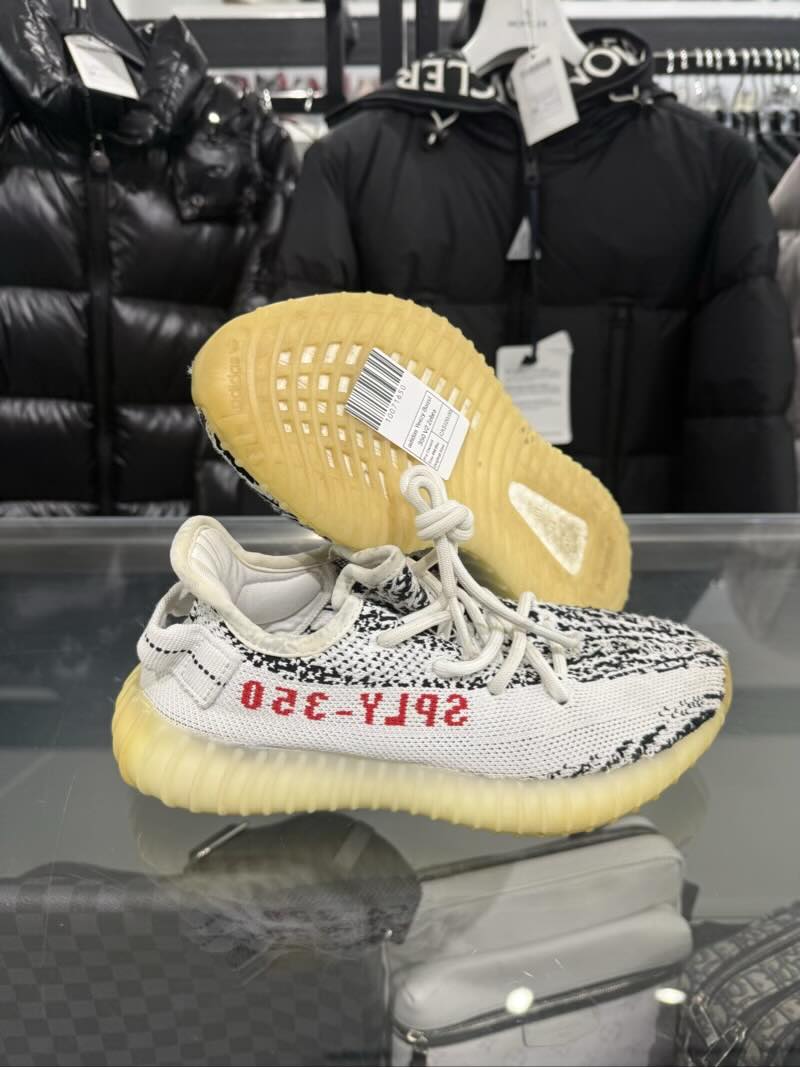 adidas Yeezy Boost 350 V2 Zebra - Pre-Owned Size 4M (No Original Box)