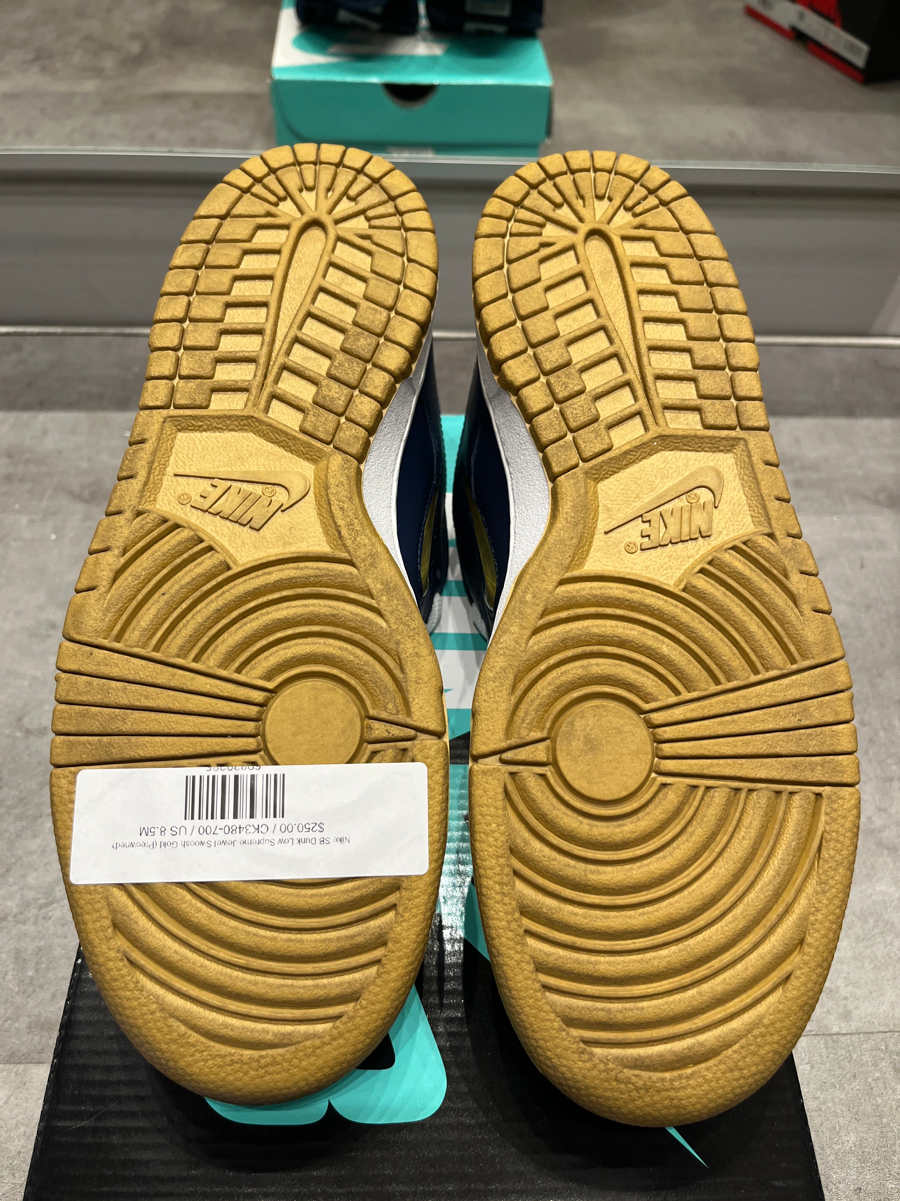 Nike SB Dunk Low Supreme Jewel Swoosh Gold - Pre-Owned Size 8.5