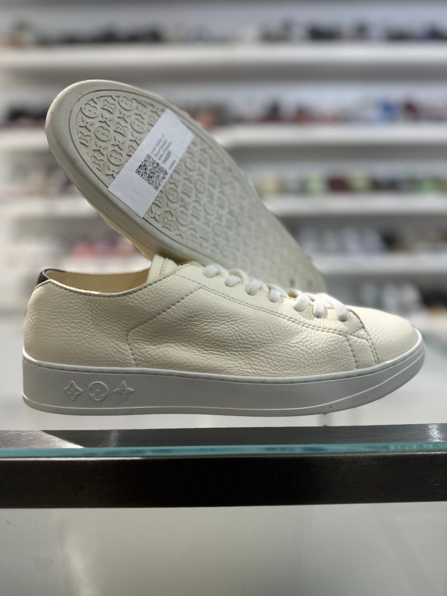 Louis Vuitton LV Resort Sneaker White - Pre-Owned Size LV7.5/US9 (No original box)